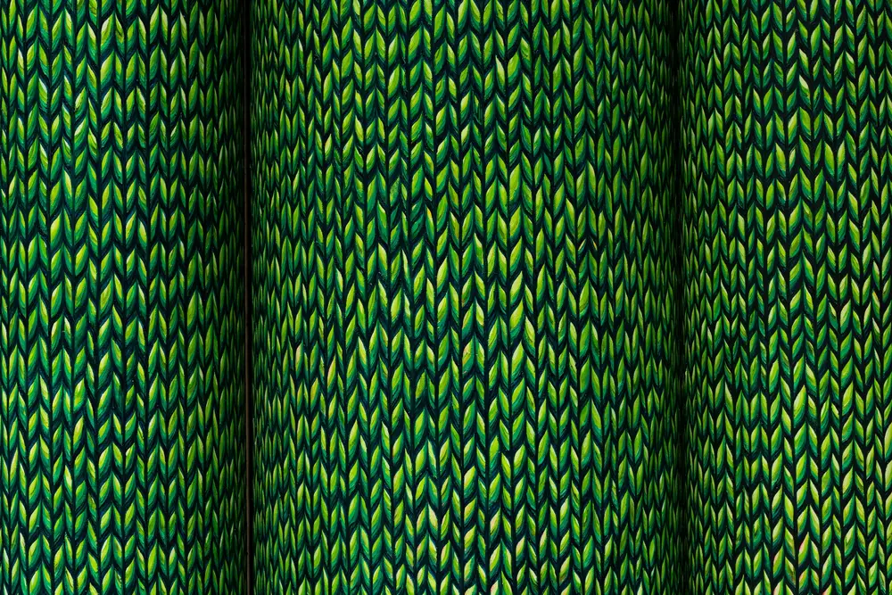 Green knitted-pattern painting detail